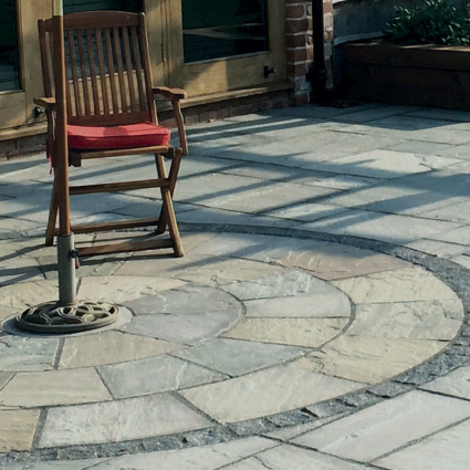 PAVING CIRCLE FEATURE KIT - 'Classicstone' Promenade-Natural Sandstone with a Cleft Finish